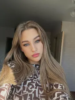 Emilia escort a Dubai